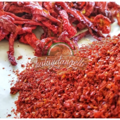 Ev Yapımı Taş Dövme Pul Biberi Baharatı(Acı)