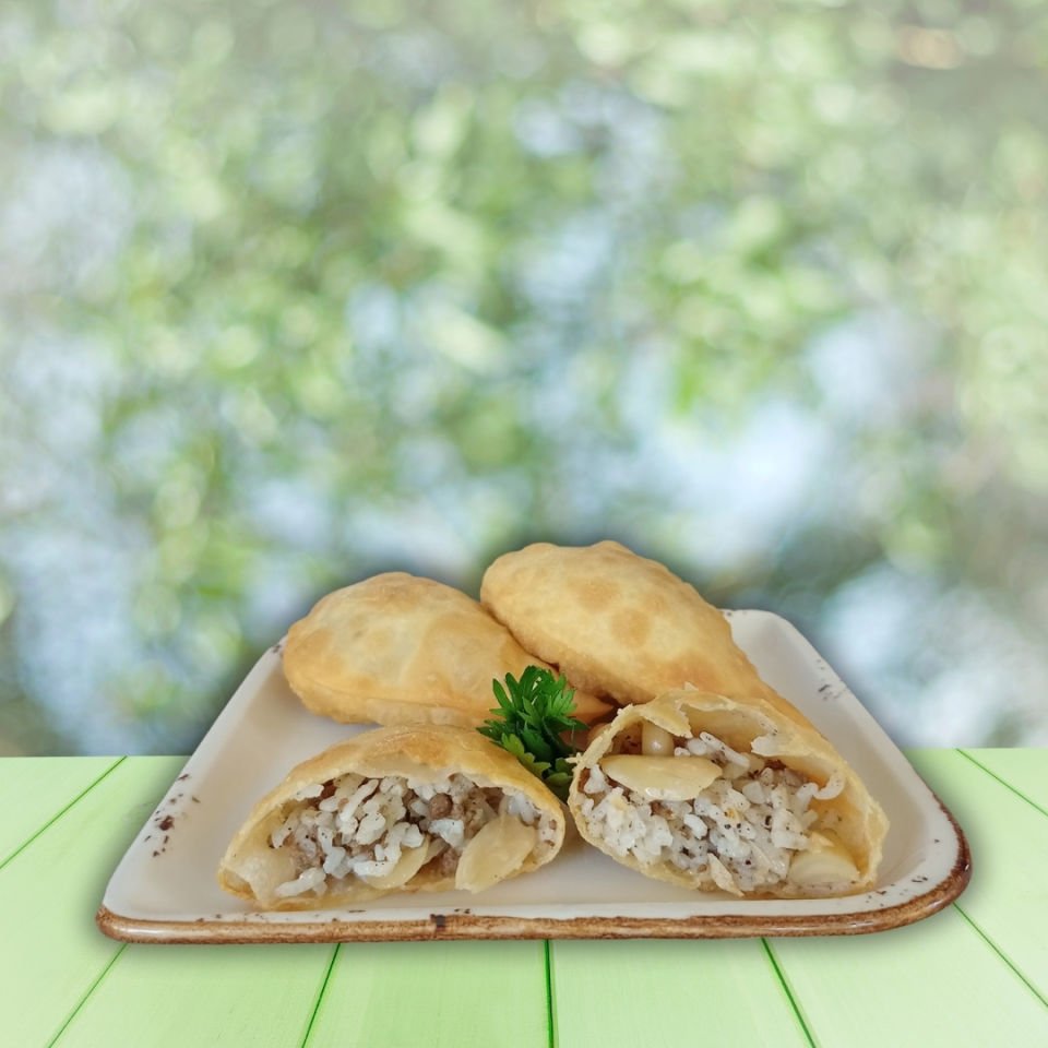 Pirinçli Puf Börek ( Badem veya Cevizli )
