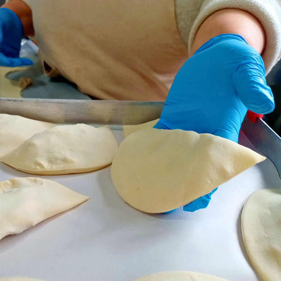 Pirinçli Puf Börek ( Badem veya Cevizli )